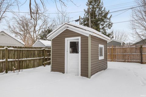 Tiny photo for 137 Bank Street, Elkhart, IN 46516 (MLS # 202602973)