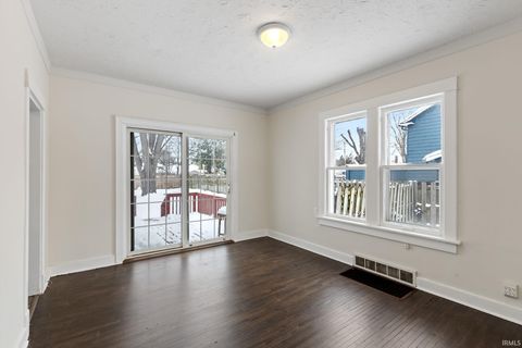 Tiny photo for 137 Bank Street, Elkhart, IN 46516 (MLS # 202602973)