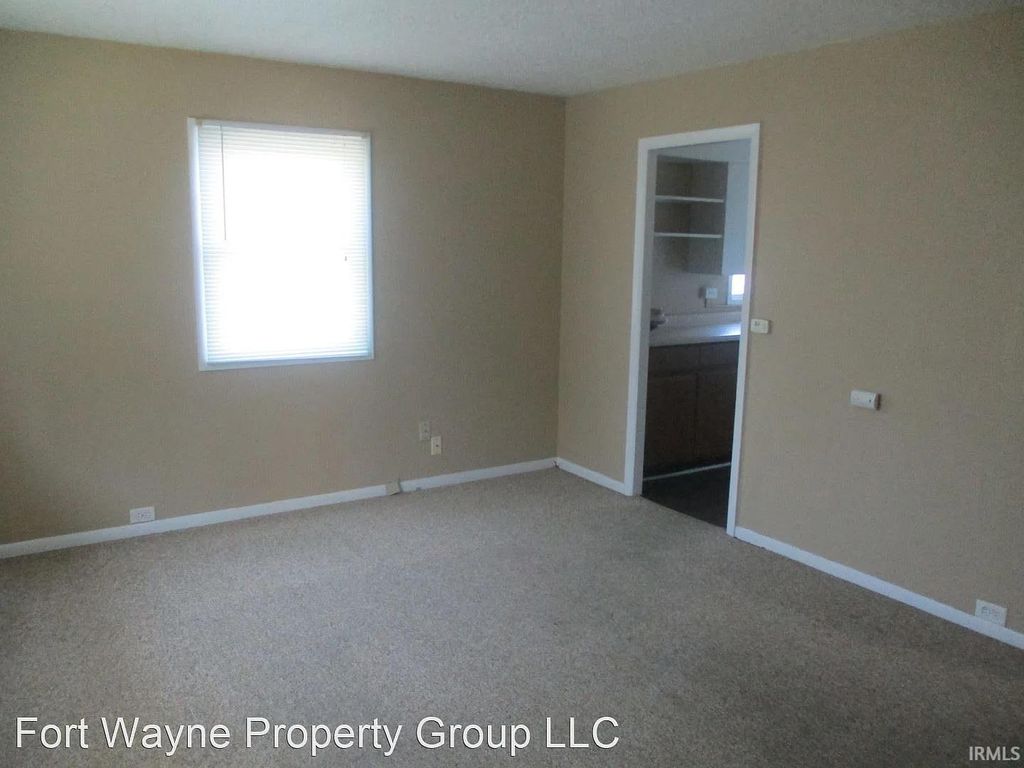 Photo of 415 Agnes Street, Fort Wayne, IN 46806 (MLS # 202615025)