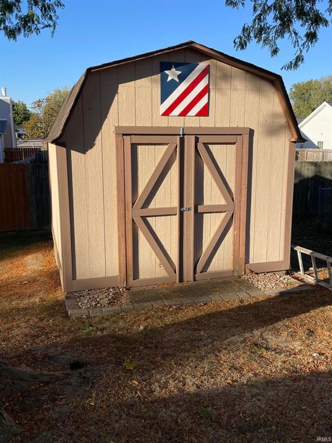 Tiny photo for 2208 E Southway Boulevard, Kokomo, IN 46902 (MLS # 202541712)