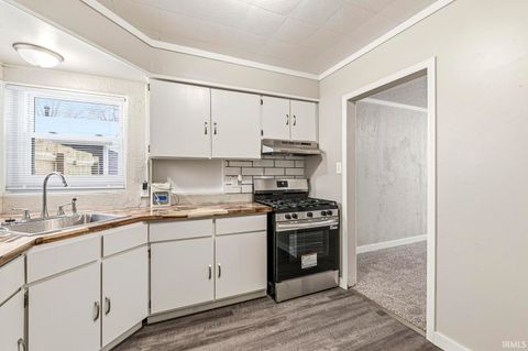 Tiny photo for 209 E Borley Avenue, Mishawaka, IN 46545 (MLS # 202601868)