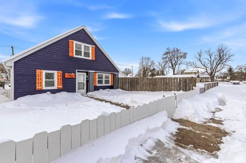 Tiny photo for 209 E Borley Avenue, Mishawaka, IN 46545 (MLS # 202601868)