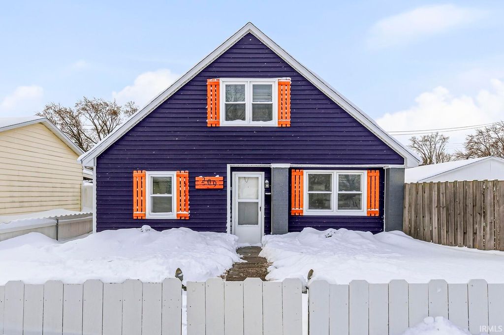 Photo of 209 E Borely Avenue, Mishawaka, IN 46545 (MLS # 202601868)