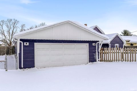 Tiny photo for 209 E Borley Avenue, Mishawaka, IN 46545 (MLS # 202601868)