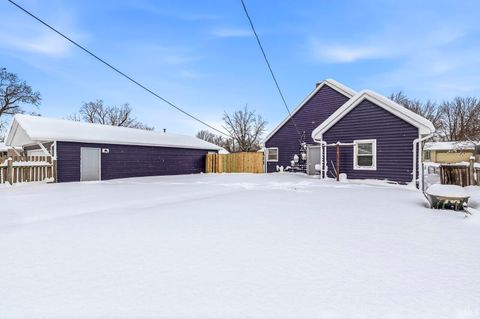 Tiny photo for 209 E Borley Avenue, Mishawaka, IN 46545 (MLS # 202601868)