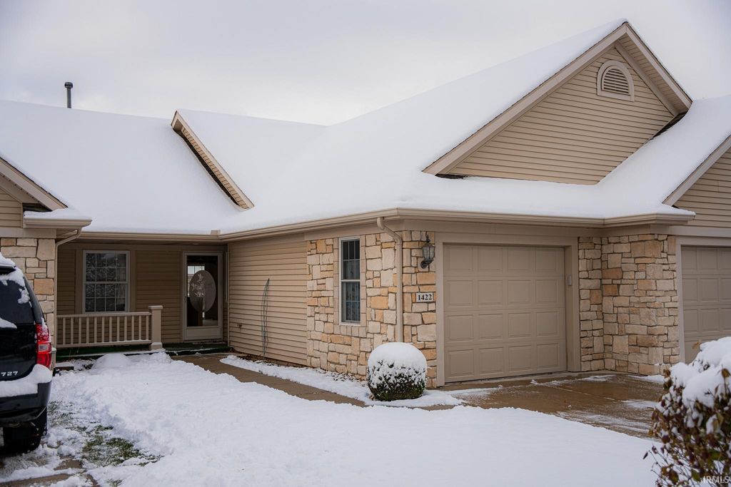 Photo of 1422 Canterbury Court, Goshen, IN 46526 (MLS # 202547548)