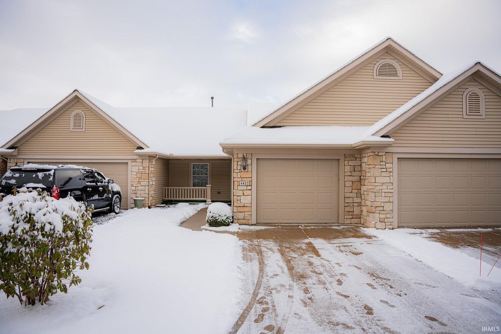Photo of 1422 Canterbury Court, Goshen, IN 46526 (MLS # 202547548)