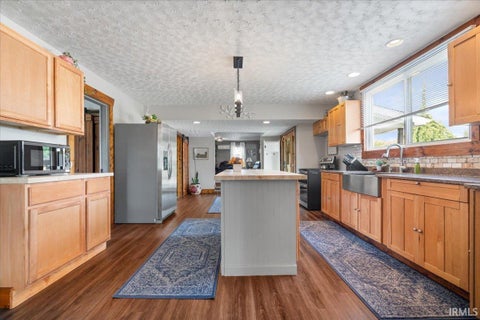 Tiny photo for 4098 E State Rd 38 Road, New Castle, IN 47362 (MLS # 202637870)