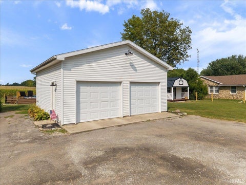 Tiny photo for 4098 E State Rd 38 Road, New Castle, IN 47362 (MLS # 202637870)