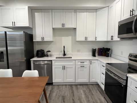 Tiny photo for 2286 N Cooper Unit #B St, Kokomo, IN 46901 (MLS # 202532851)