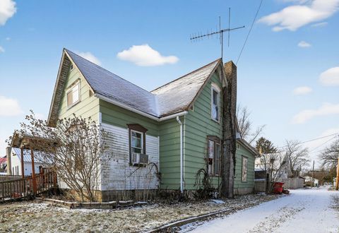 Tiny photo for 313 S Division Street #313 S Division St, Flora, IN 46929 (MLS # 202602117)