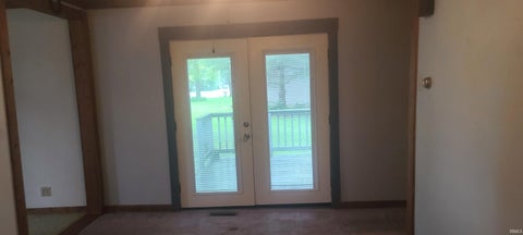 Tiny photo for 514 W Indiana Avenue, Upland, IN 46989 (MLS # 202637799)