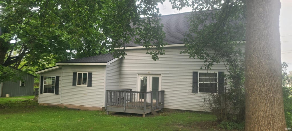 Photo of 514 W Indiana Avenue, Upland, IN 46989 (MLS # 202637799)
