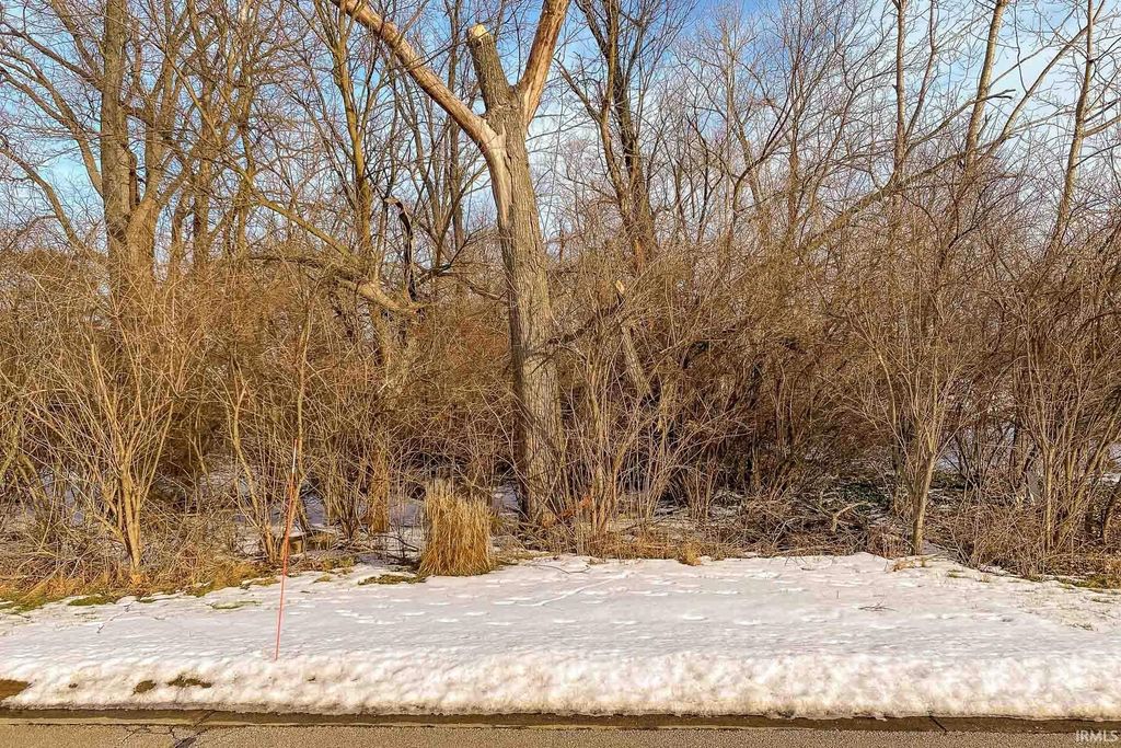 Photo of 53434 Old Woodbridge Court #2, South Bend, IN 46637 (MLS # 202602580)