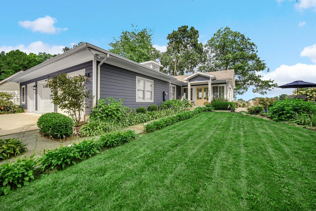 Photo of 16258 Dogwood Lane, Plymouth, IN 46563 (MLS # 202634482)