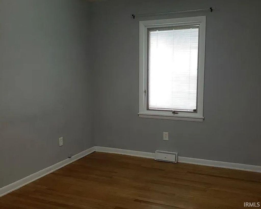 Photo of 117 N Hillsdale Drive, Bloomington, IN 47408 (MLS # 202612013)