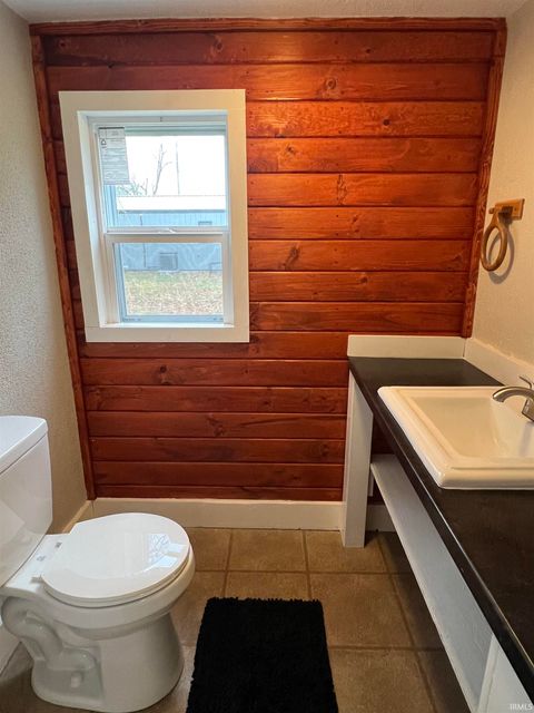 Tiny photo for 1609 E Wheeler Street, Kokomo, IN 46902 (MLS # 202547007)