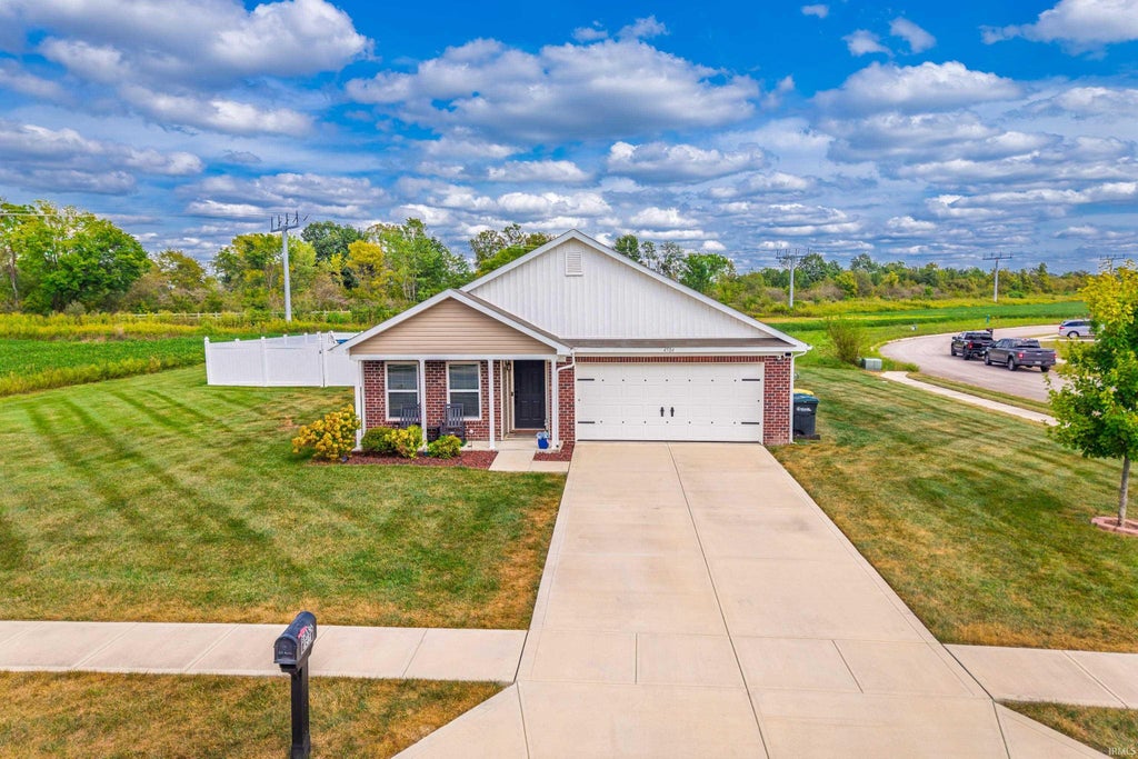 Photo of 4504 N Emerald Pointe Way, Muncie, IN 47304 (MLS # 202637898)