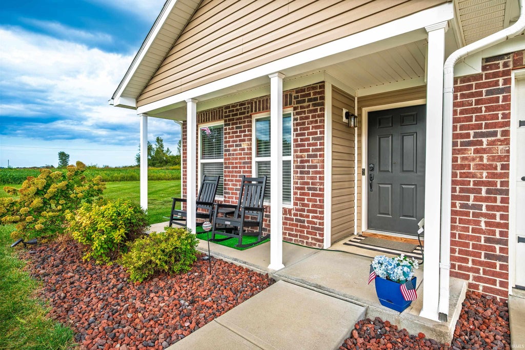 Photo of 4504 N Emerald Pointe Way, Muncie, IN 47304 (MLS # 202637898)
