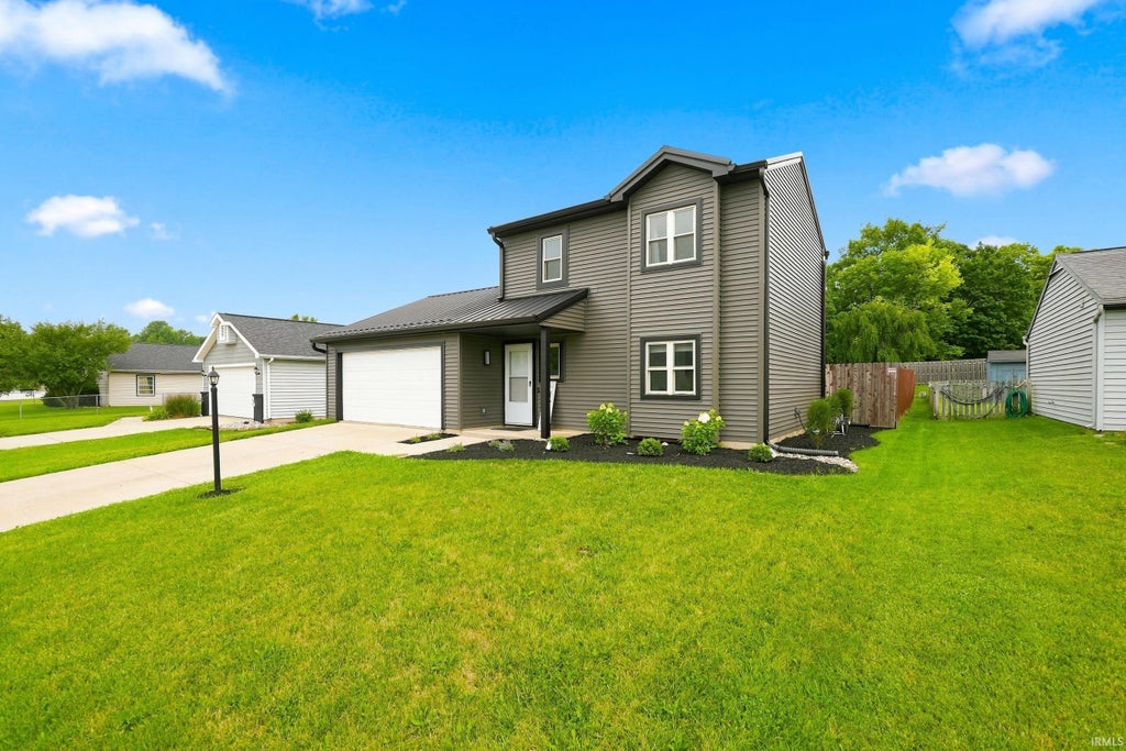 Photo of 606 Granada Drive, Kendallville, IN 46755 (MLS # 202633323)