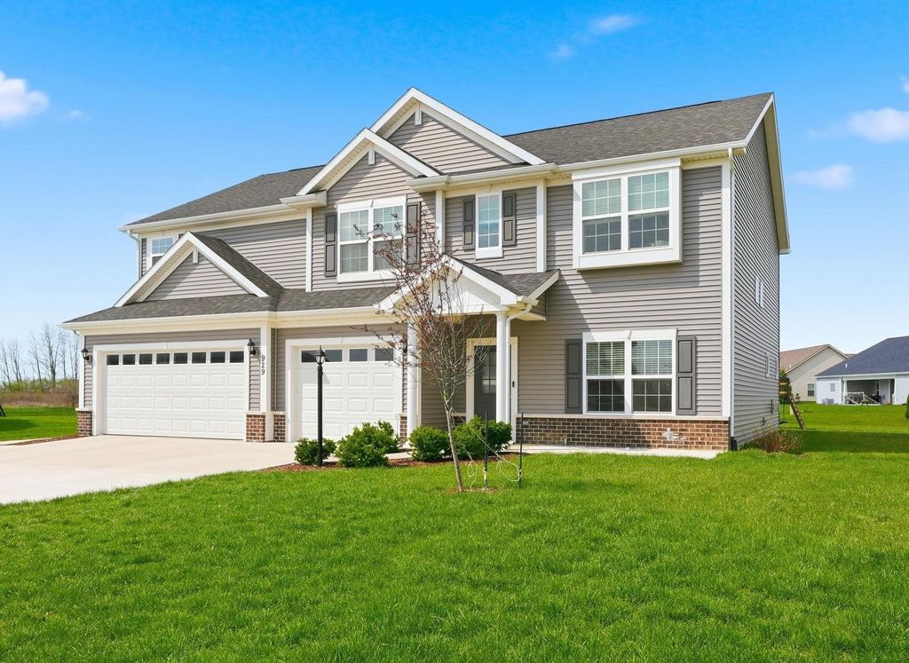 Photo of 929 Meravi Cove, Fort Wayne, IN 46818 (MLS # 202612422)