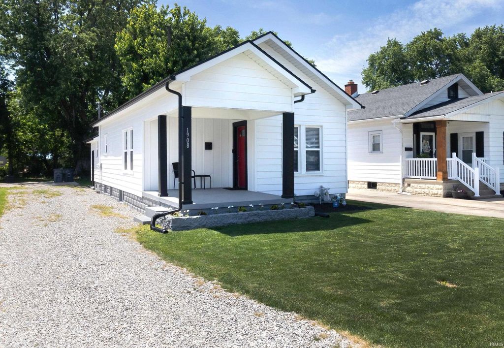 Photo of 1908 Hercules Avenue, Evansville, IN 47711 (MLS # 202621552)