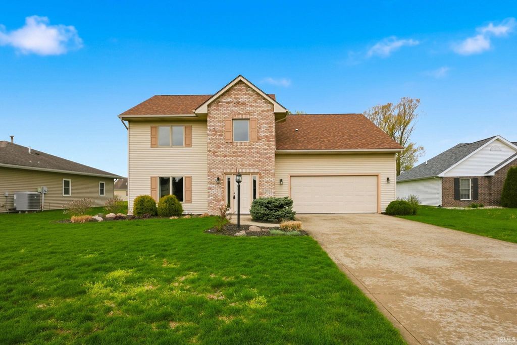 Photo of 814 Larkwillow Court, Huntertown, IN 46748 (MLS # 202613368)