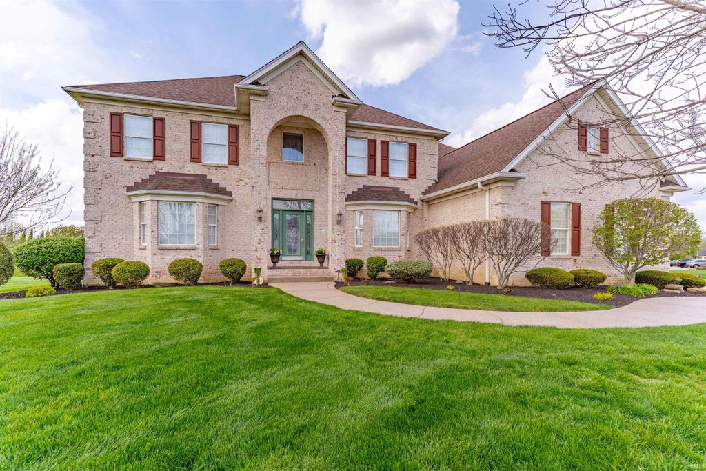 Photo of 5622 Victoria Bluffs Drive, Newburgh, IN 47630 (MLS # 202611763)