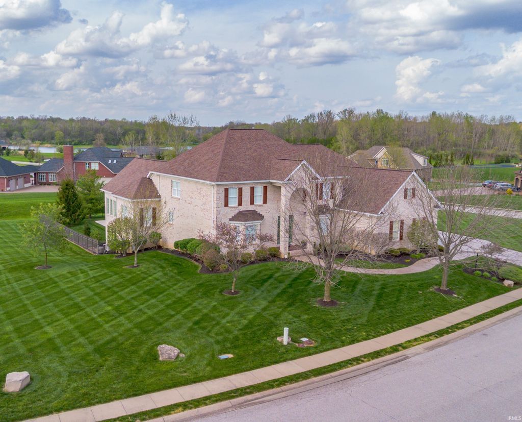 Photo of 5622 Victoria Bluffs Drive, Newburgh, IN 47630 (MLS # 202611763)