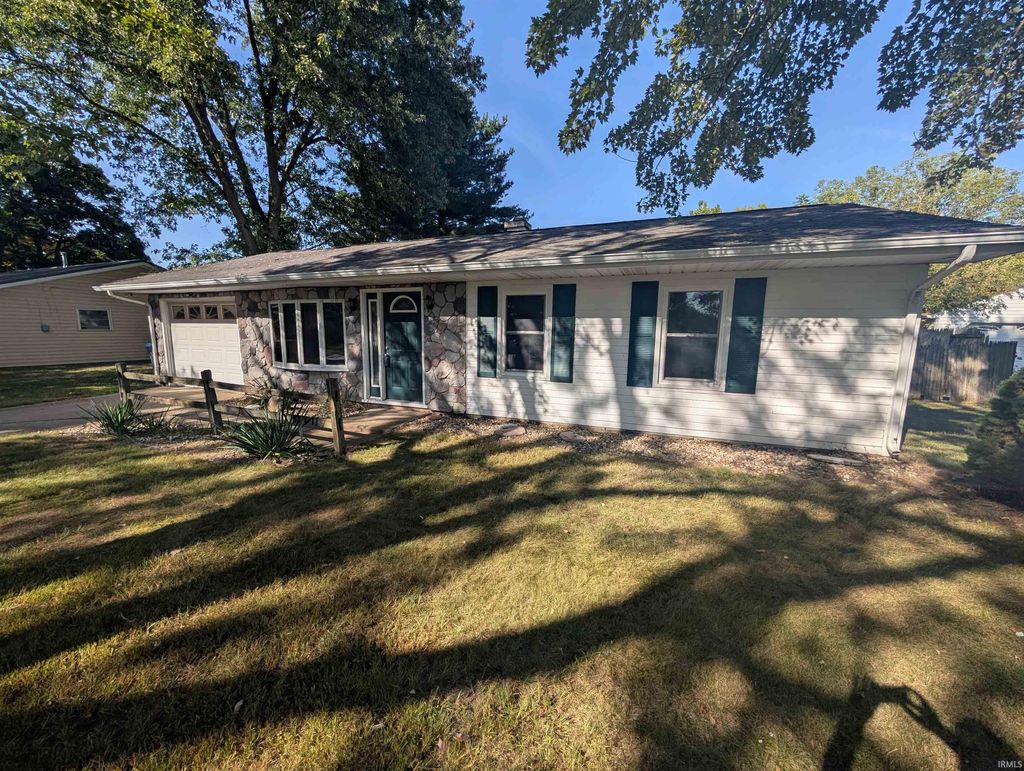 Photo of 22181 Fenmore Avenue, Goshen, IN 46528 (MLS # 202537896)
