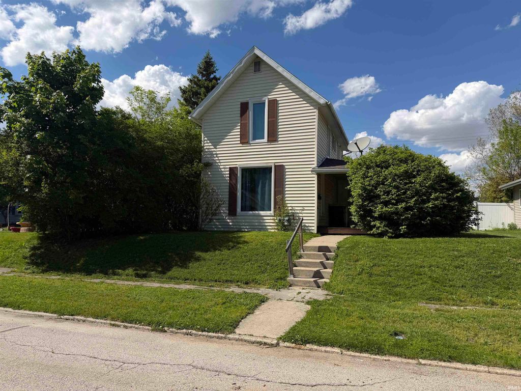Photo of 304 Wright Street, Huntington, IN 46750 (MLS # 202618045)