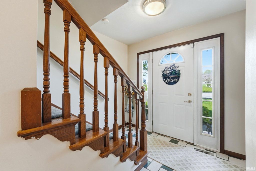 Photo of 820 Lydia Drive, Warsaw, IN 46582 (MLS # 202615717)