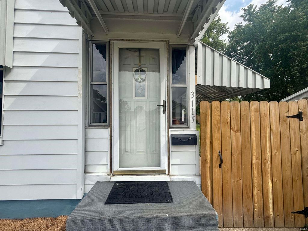 Photo of 3115 Forest Avenue, Evansville, IN 47712 (MLS # 202614951)