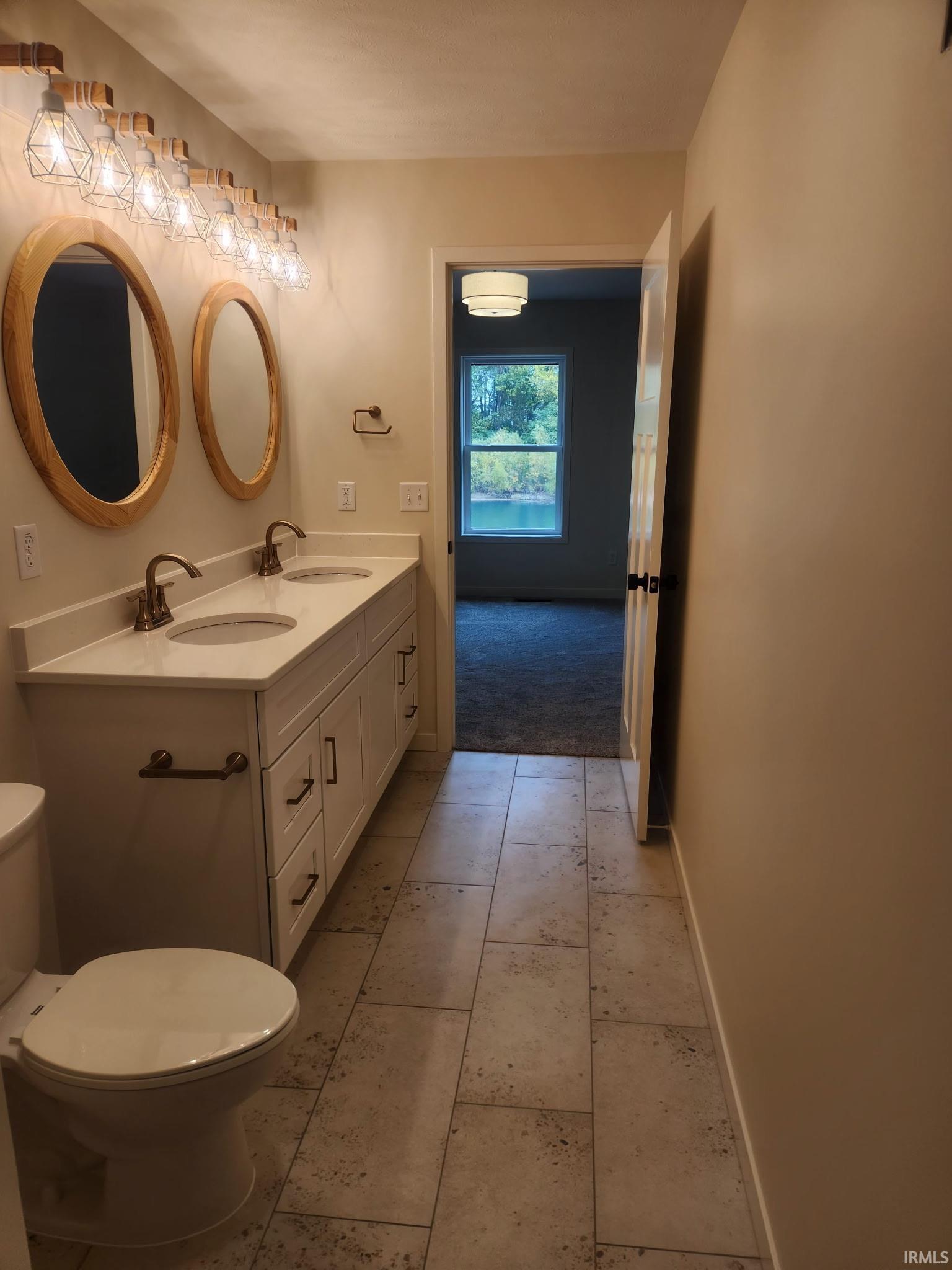 Elkhart, Indiana 46516, United States, 3 Bedrooms Bedrooms, ,3 BathroomsBathrooms,Residential,Active,160145