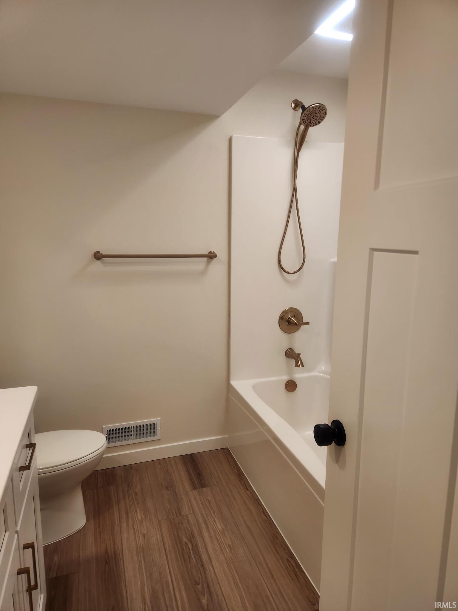 Elkhart, Indiana 46516, United States, 3 Bedrooms Bedrooms, ,3 BathroomsBathrooms,Residential,Active,160145