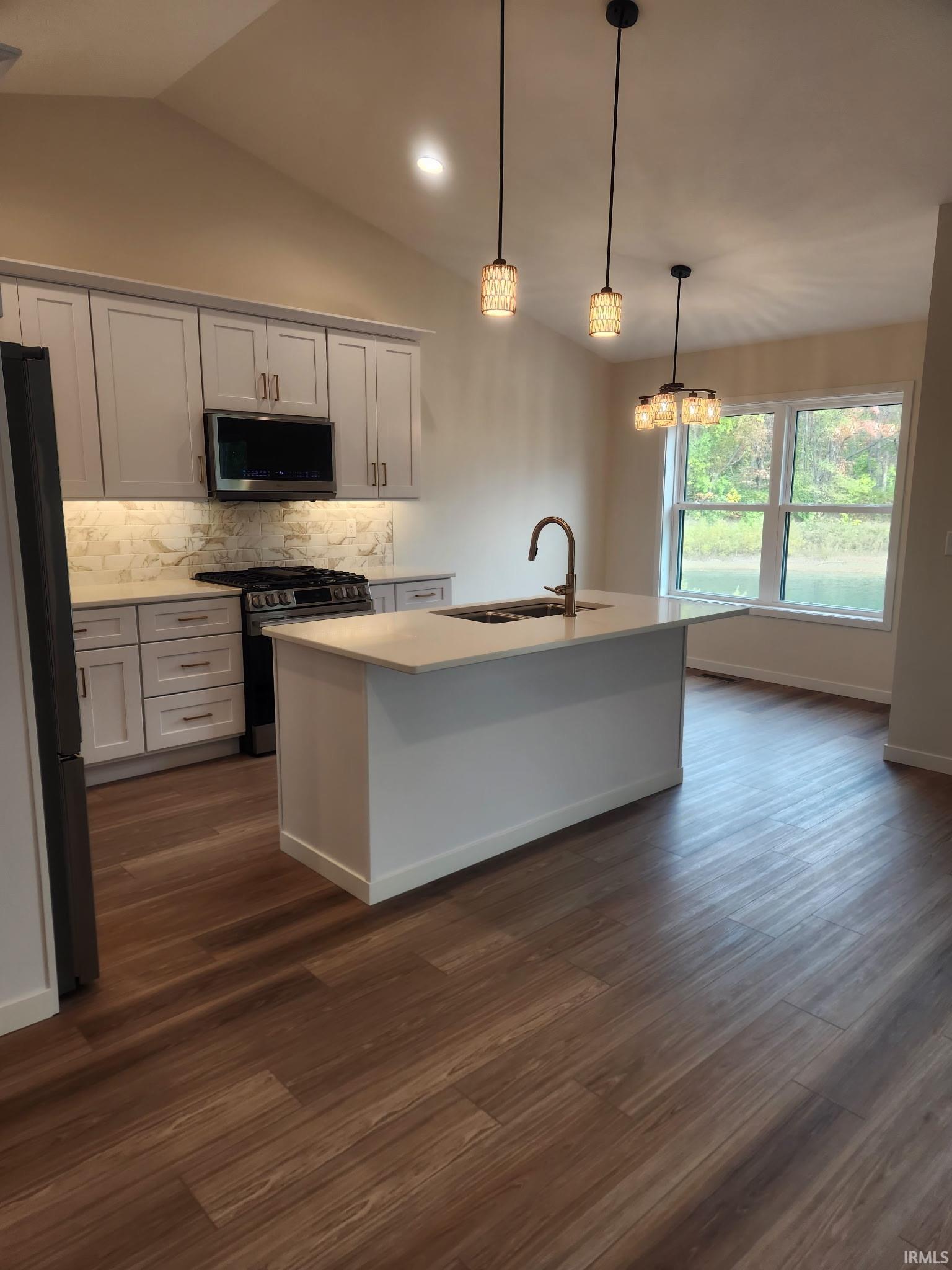 Elkhart, Indiana 46516, United States, 3 Bedrooms Bedrooms, ,3 BathroomsBathrooms,Residential,Active,160145