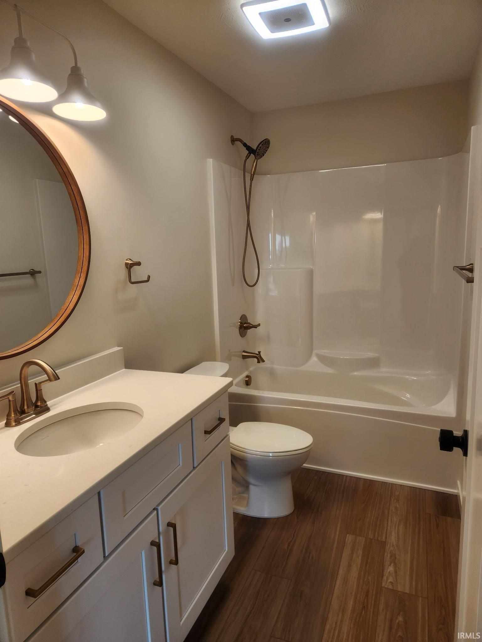 Elkhart, Indiana 46516, United States, 3 Bedrooms Bedrooms, ,3 BathroomsBathrooms,Residential,Active,160145