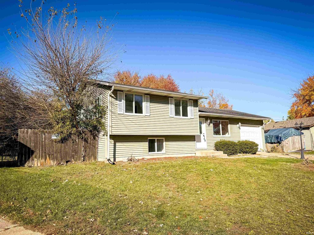 Photo of 29083 Driftwood Drive, Elkhart, IN 46516 (MLS # 202544445)