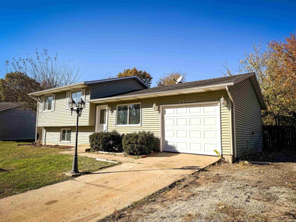 Photo of 29083 Driftwood Drive, Elkhart, IN 46516 (MLS # 202544445)