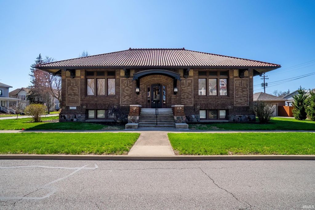 Photo of 124 E Rush Street, Kendallville, IN 46755 (MLS # 202612549)