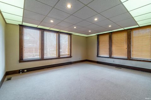 Tiny photo for 124 E Rush Street, Kendallville, IN 46755 (MLS # 202612549)