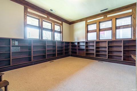 Tiny photo for 124 E Rush Street, Kendallville, IN 46755 (MLS # 202612549)