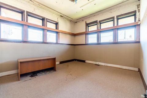 Tiny photo for 124 E Rush Street, Kendallville, IN 46755 (MLS # 202612549)