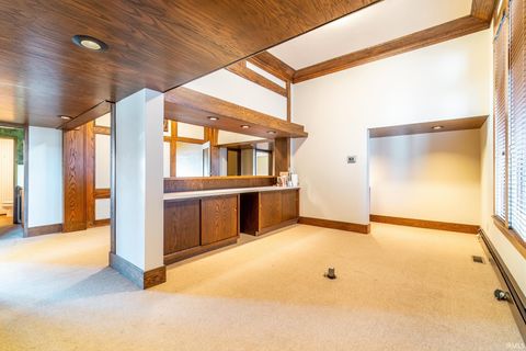 Tiny photo for 124 E Rush Street, Kendallville, IN 46755 (MLS # 202612549)