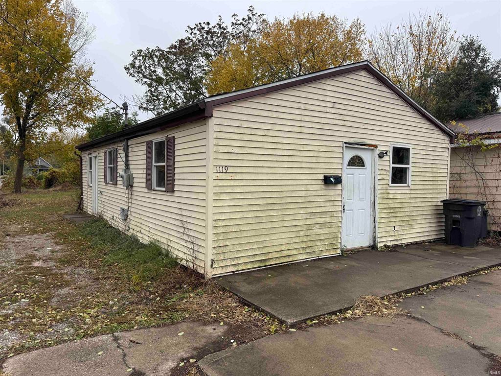 Photo of 1119 Polk Street, Fort Wayne, IN 46808 (MLS # 202544069)