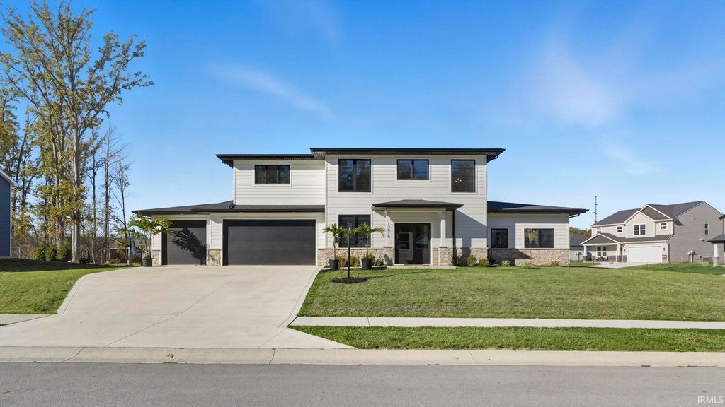 Photo of 13818 Escondida Cove, Fort Wayne, IN 46845 (MLS # 202543420)