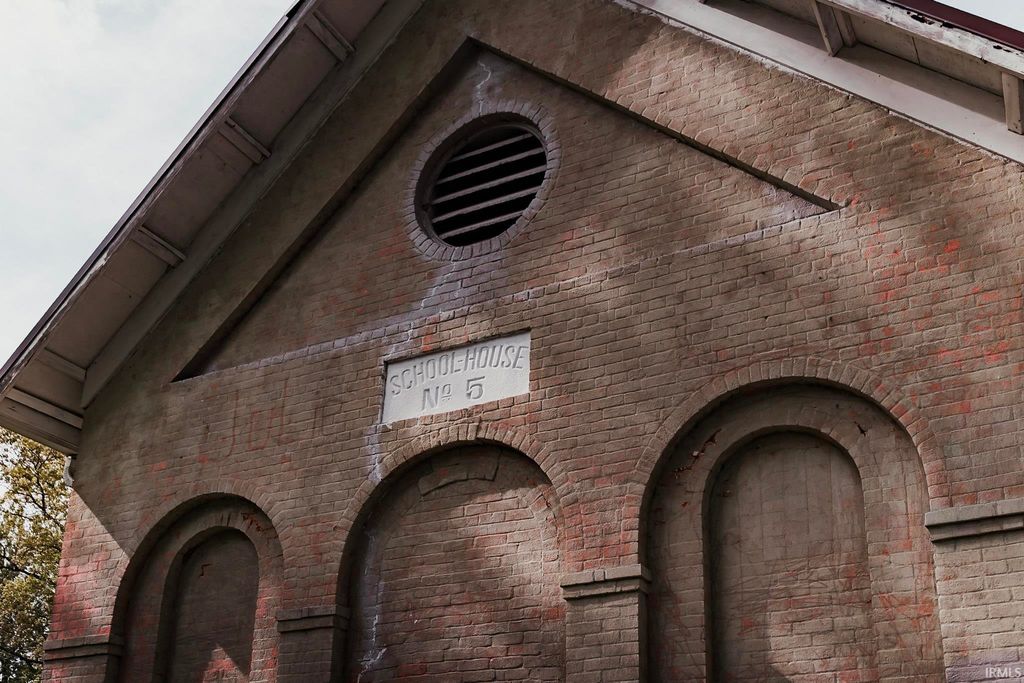 Photo of 3101 Kuebler Road, Evansville, IN 47720 (MLS # 202614599)