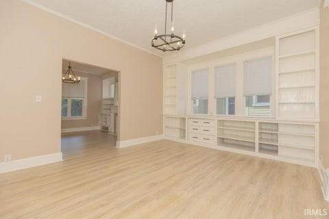 Tiny photo for 810 E Gum Street, Evansville, IN 47713 (MLS # 202636540)