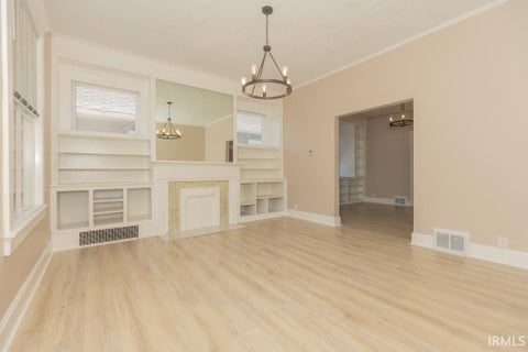 Tiny photo for 810 E Gum Street, Evansville, IN 47713 (MLS # 202636540)