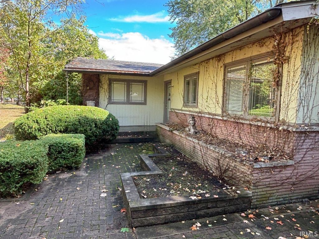 Photo of 2701 W Petty Road, Muncie, IN 47304 (MLS # 202540597)